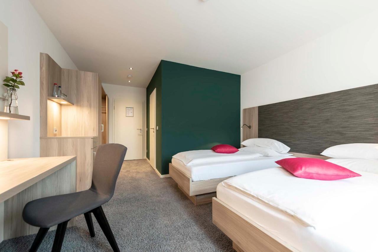Hotel Gasthof Krone Niederstetten Экстерьер фото