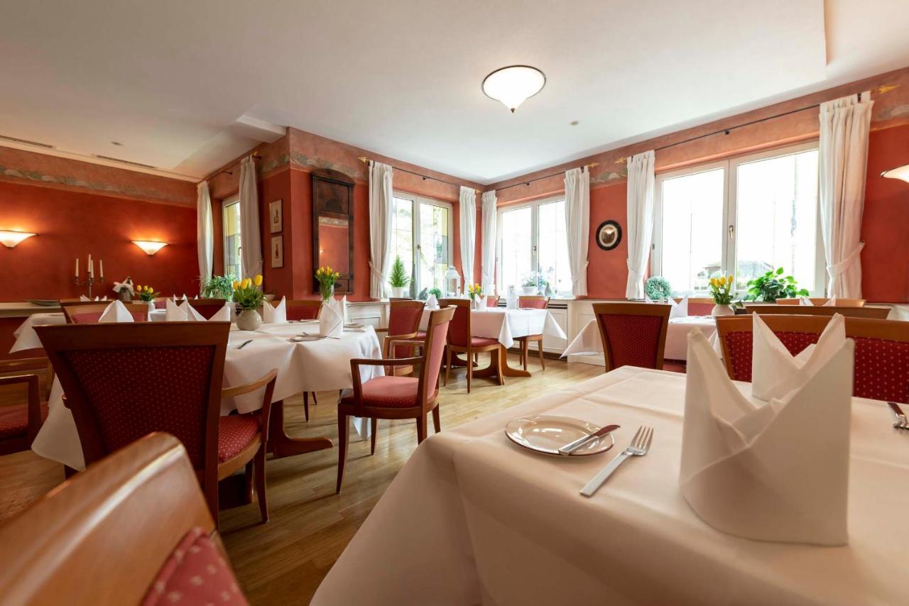 Hotel Gasthof Krone Niederstetten Экстерьер фото